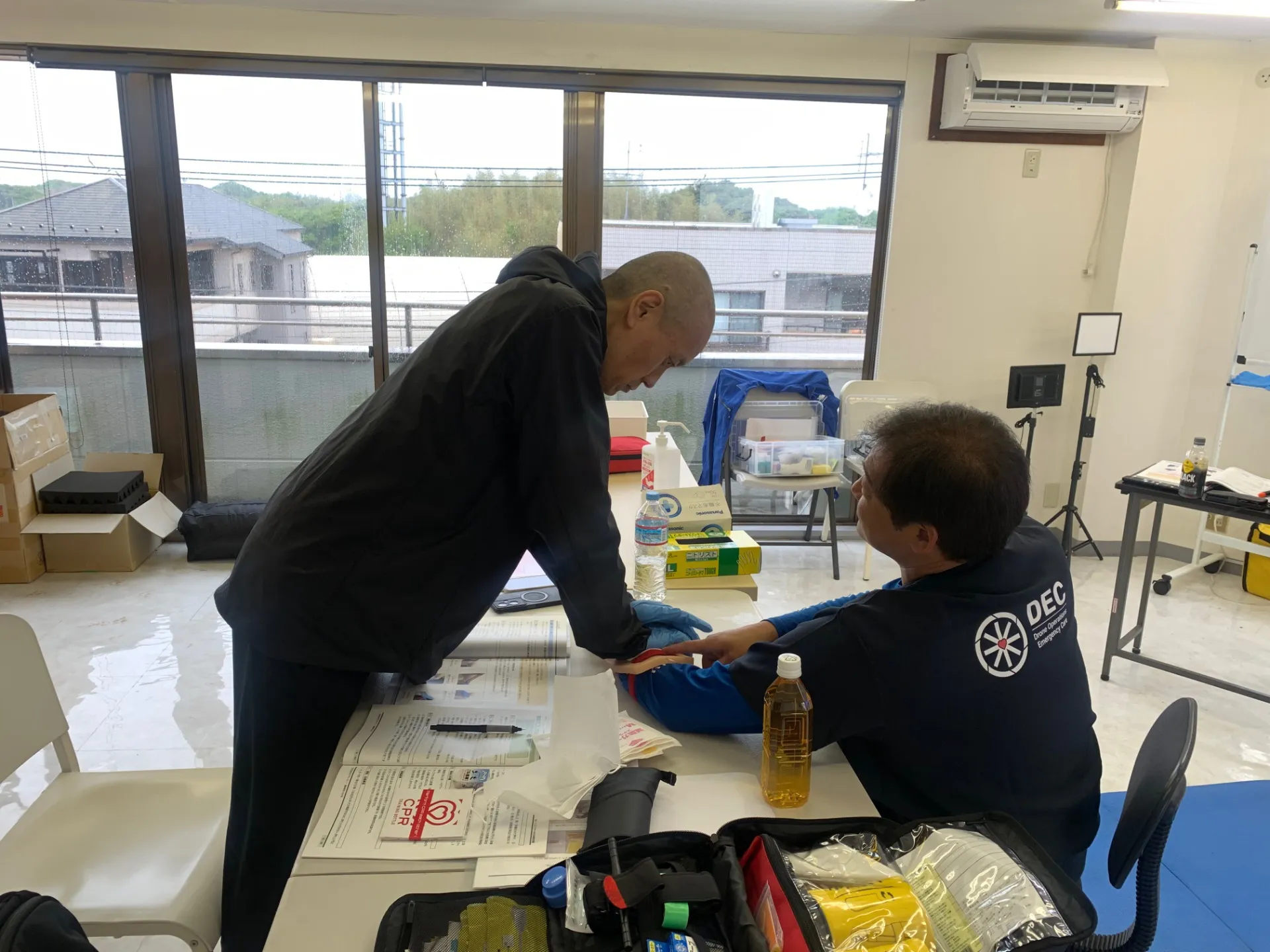 止血帯による圧迫止血の実技訓練